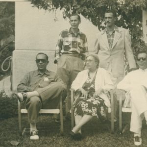De izq. a der. Guillermo José Velutini Agüero, Ibrahim José Velutini Agüero, Rafael Emilio Velutini Agüero, Abigail Agüero Briceño y Enrique José Velutini Agüero, circa 1950